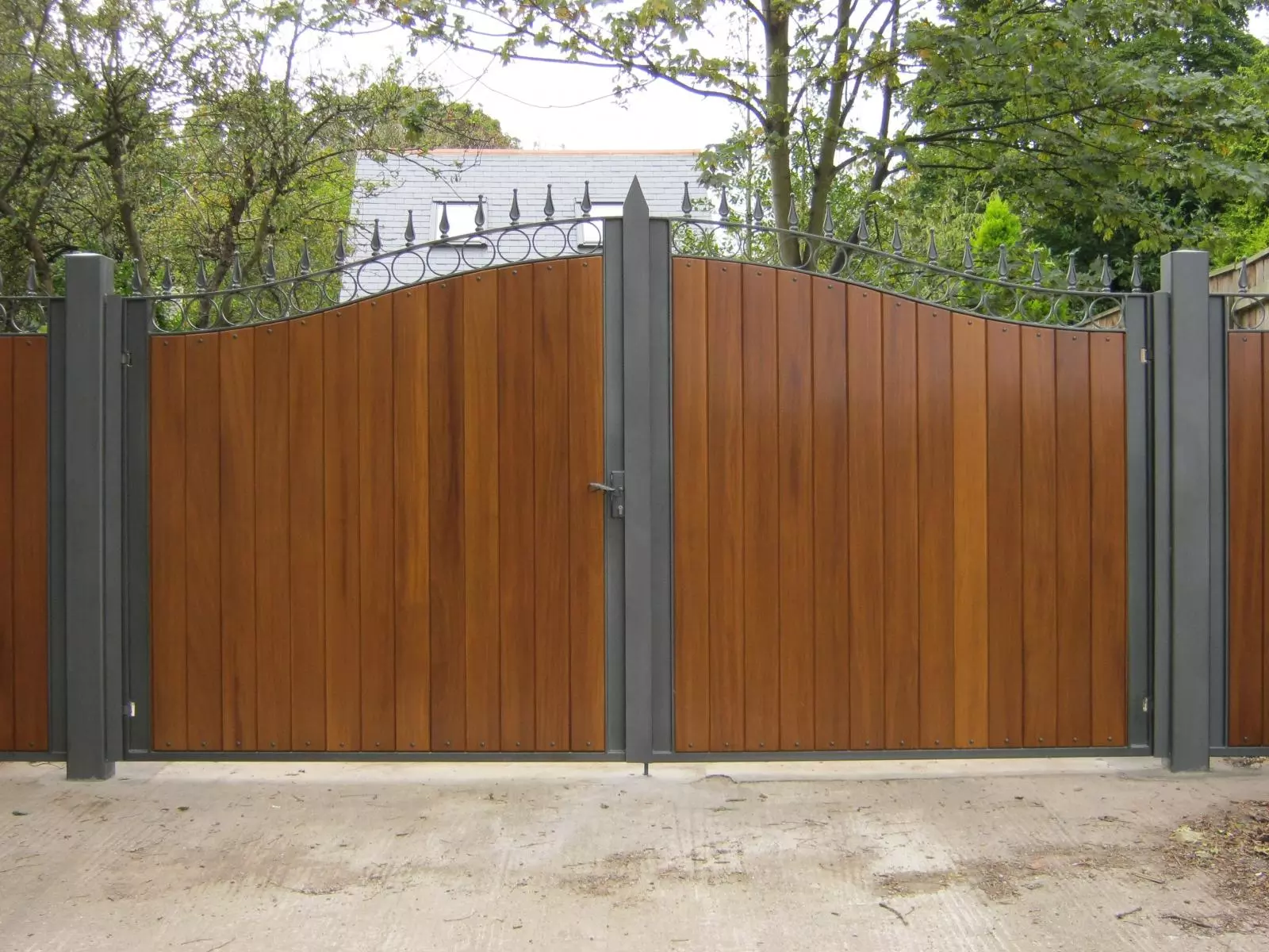 What Do Electric Wooden Gates Cost Image